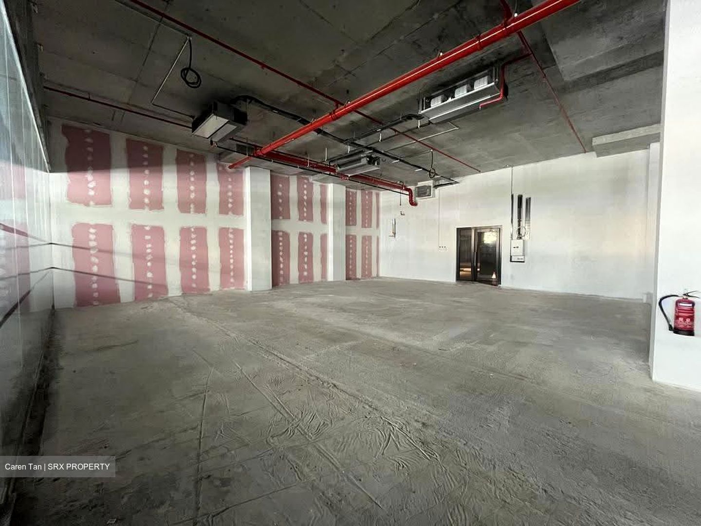 Middle Road (D7), Retail #616965631